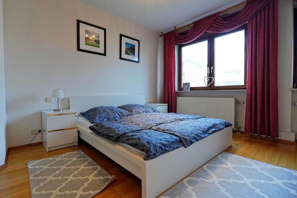 Grosse, Helle Wohnung Fuer Bis Zu 6 Personen Weinheim Zewnętrze zdjęcie